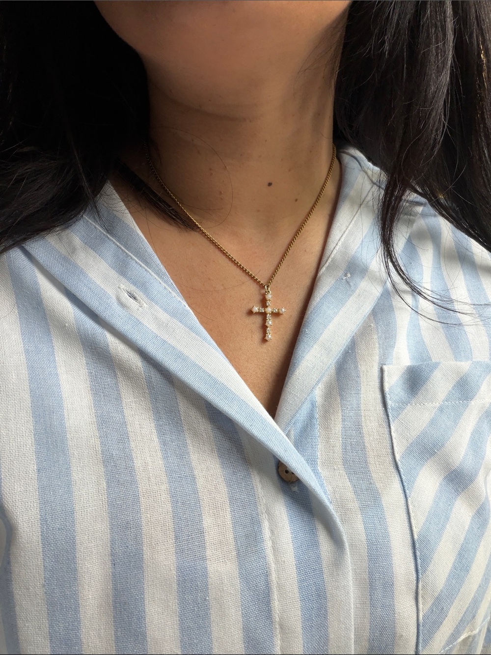 Elegant Gold Cross Pendant Necklace